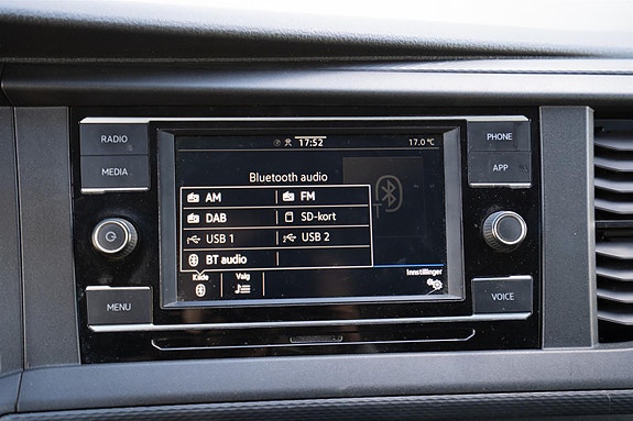 Volkswagen Caravelle 24 of 30