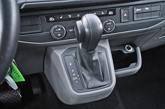 Volkswagen Caravelle 19 of 30