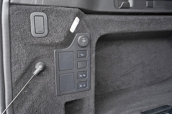 Land Rover Discovery 28 of 30