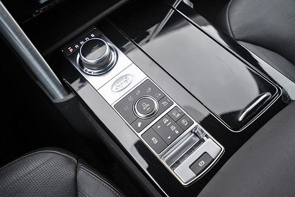 Land Rover Discovery 17 of 30