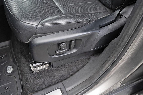 Land Rover Discovery 12 of 30