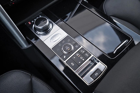 Land Rover Discovery 17 of 30