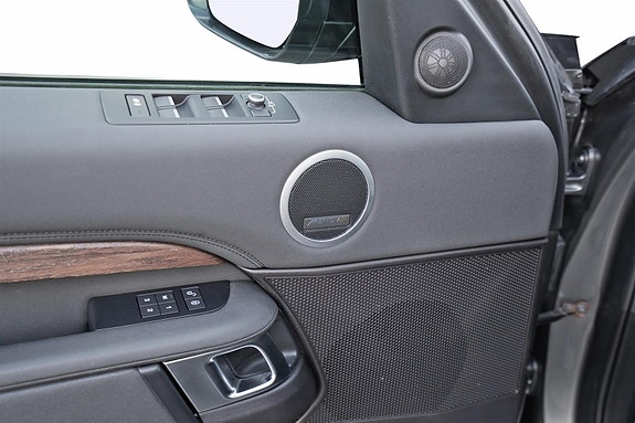 Land Rover Discovery 13 of 30