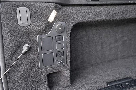 Land Rover Discovery 28 of 30