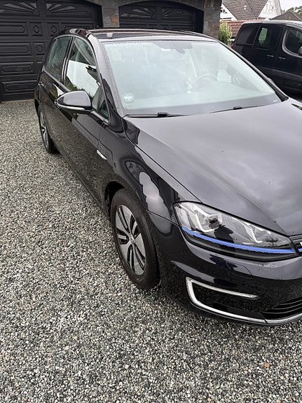 Volkswagen e-Golf VII 3 of 8