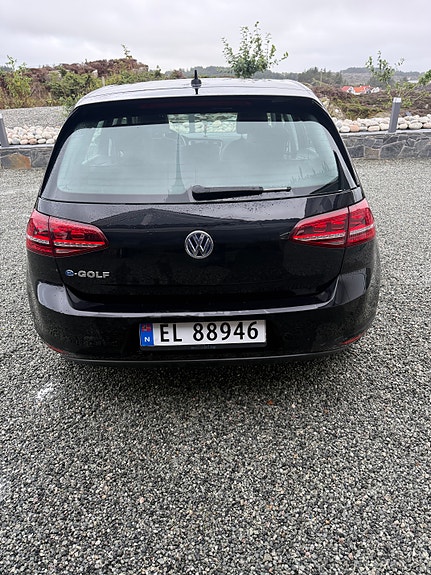 Volkswagen e-Golf VII 2 of 8