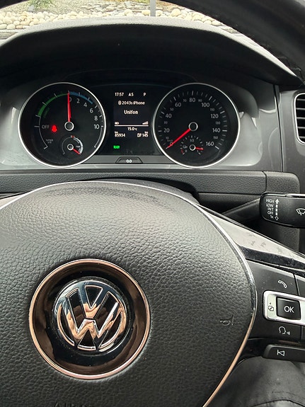 Volkswagen e-Golf VII 7 of 8