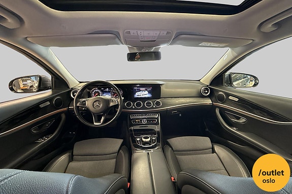 Mercedes-Benz E220 30 of 30