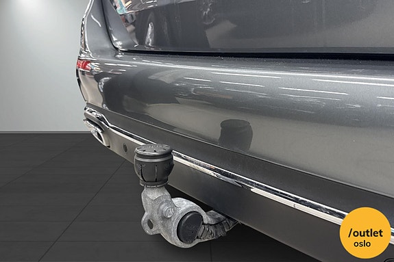 Mercedes-Benz E220 28 of 30