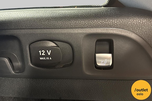 Mercedes-Benz E220 27 of 30