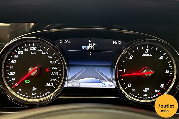 Mercedes-Benz E220 26 of 30