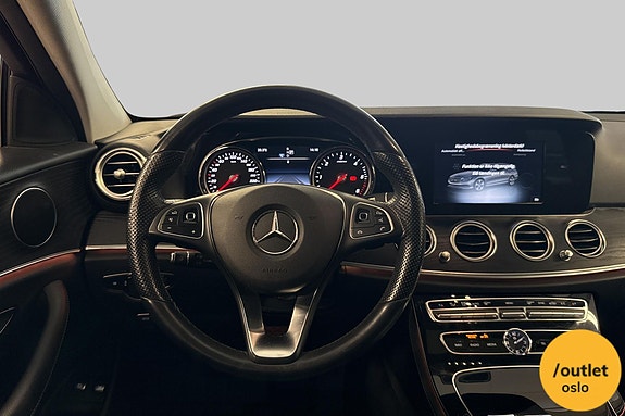 Mercedes-Benz E220 25 of 30