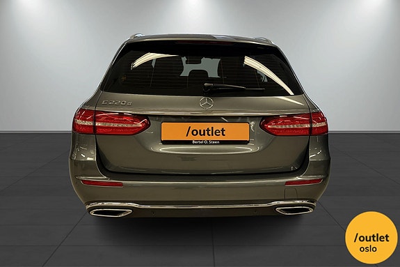 Mercedes-Benz E220 4 of 30