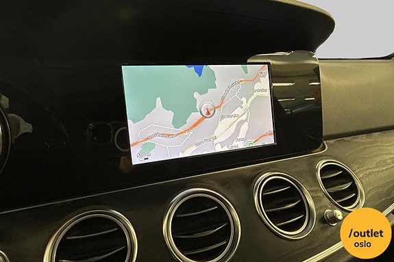 Mercedes-Benz E220 16 of 30