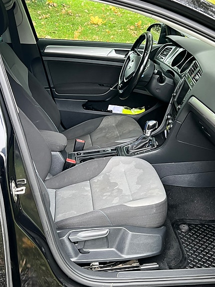 Volkswagen e-Golf VII 15 of 17