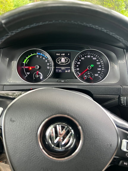 Volkswagen e-Golf VII 2 of 17