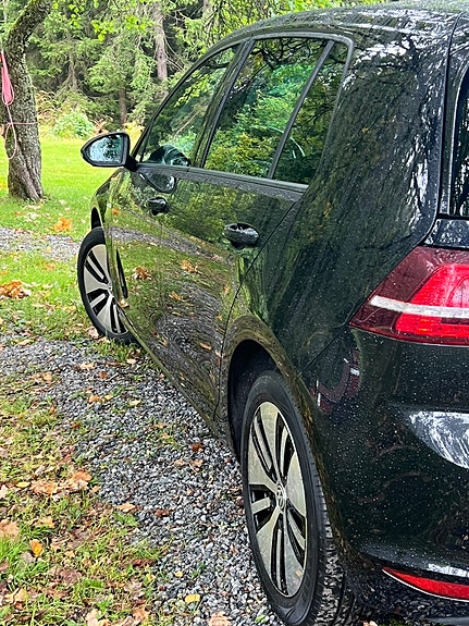 Volkswagen e-Golf VII 6 of 17