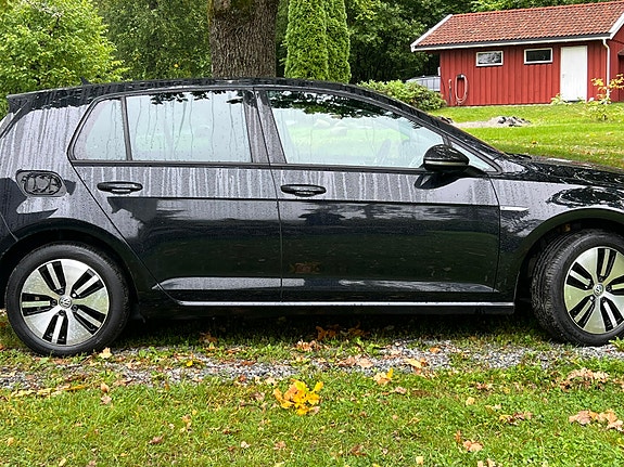 Volkswagen e-Golf VII 9 of 17