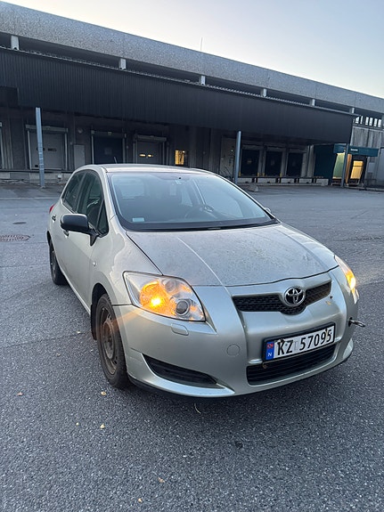 Toyota Auris 3 of 10