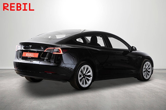 Tesla Model 3 7 of 27