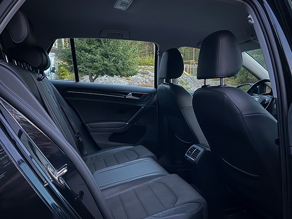 Volkswagen Golf VII 20 of 21