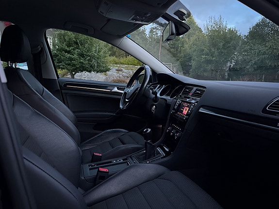 Volkswagen Golf VII 19 of 21