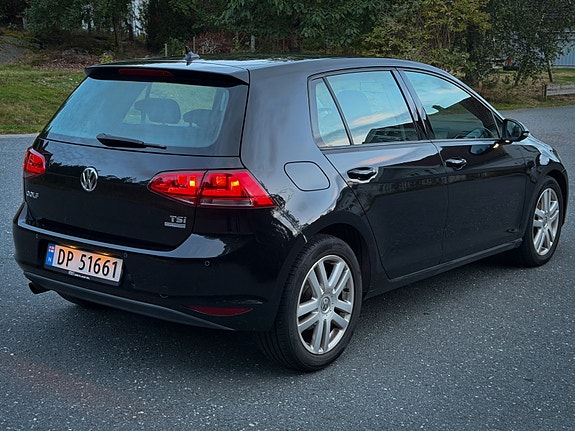 Volkswagen Golf VII 6 of 21
