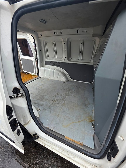 Volkswagen Caddy 11 of 16