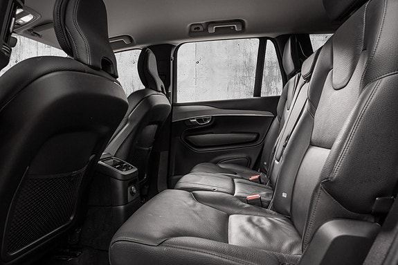Volvo XC90 15 of 30