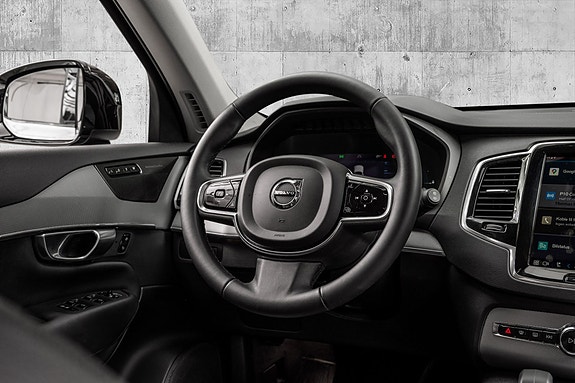 Volvo XC90 17 of 30