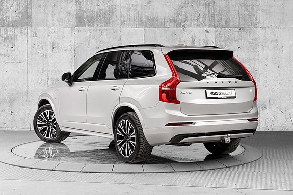 Volvo XC90 5 of 30