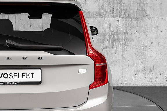 Volvo XC90 8 of 30