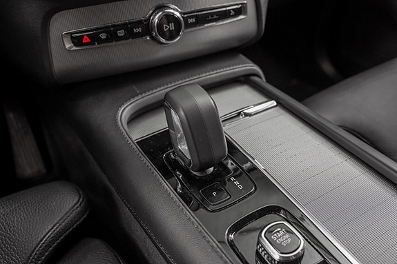 Volvo XC90 14 of 30