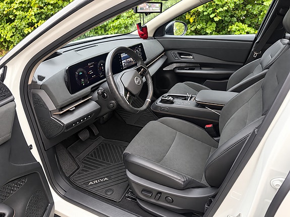 Nissan Ariya 12 of 20