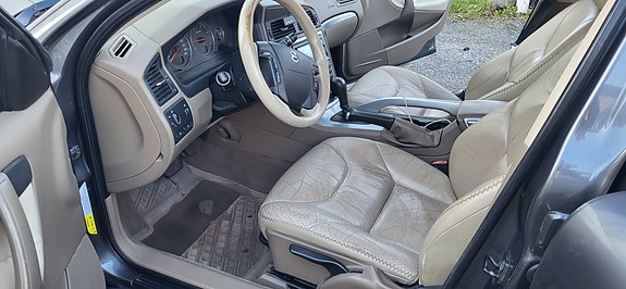 Volvo XC70 13 of 17