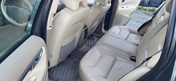 Volvo XC70 12 of 17