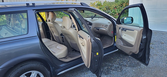 Volvo XC70 6 of 17