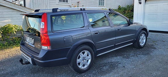 Volvo XC70 4 of 17