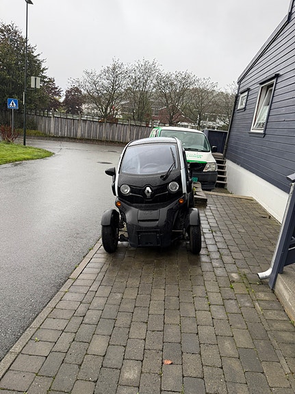 Renault Twizy 2 of 3