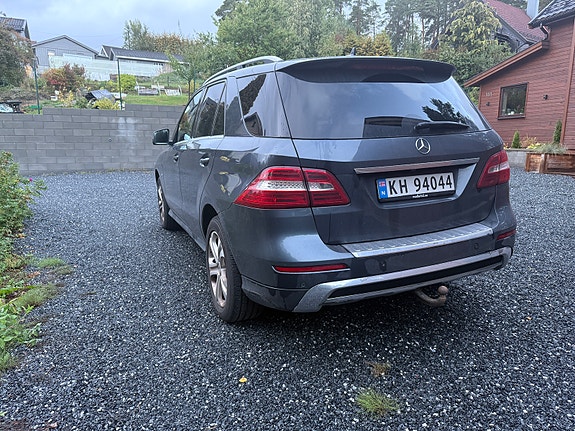 Mercedes-Benz ML350 4 of 15