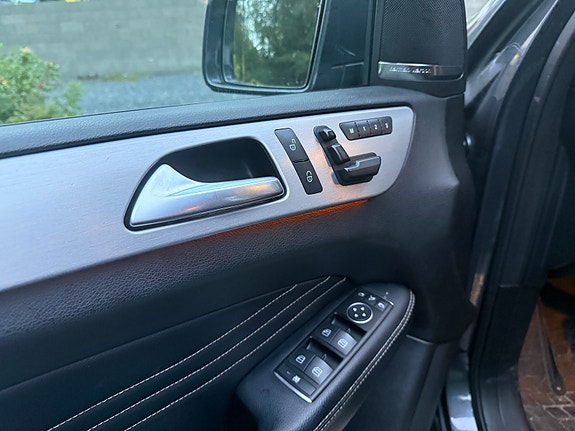 Mercedes-Benz ML350 6 of 15