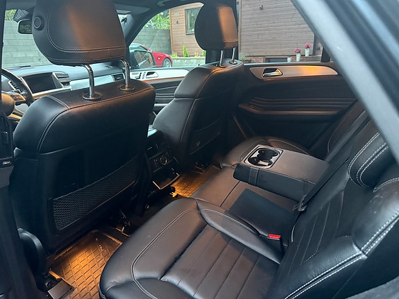 Mercedes-Benz ML350 9 of 15
