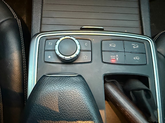 Mercedes-Benz ML350 12 of 15