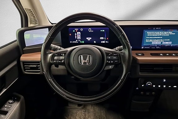 Honda e 8 of 14