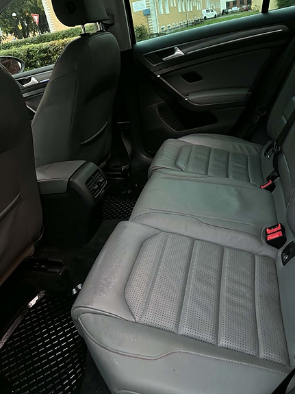 Volkswagen e-Golf VII 11 of 12
