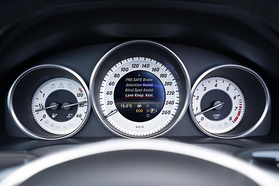Mercedes-Benz E400 25 of 30