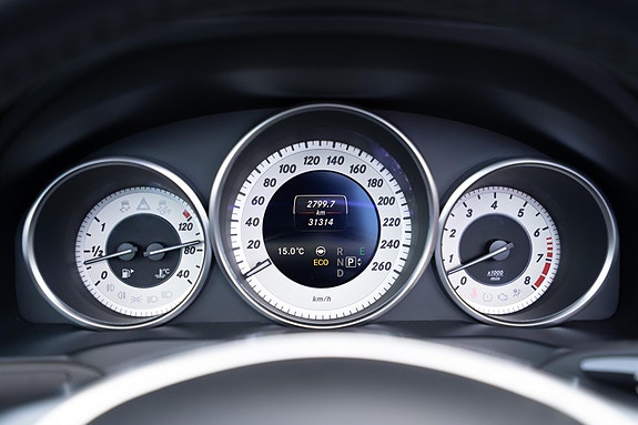 Mercedes-Benz E400 22 of 30