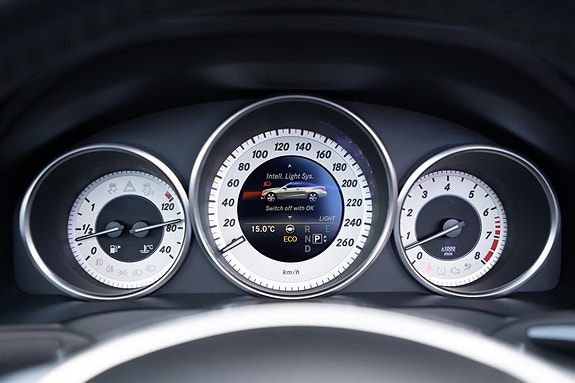 Mercedes-Benz E400 23 of 30
