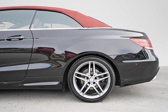 Mercedes-Benz E400 4 of 30
