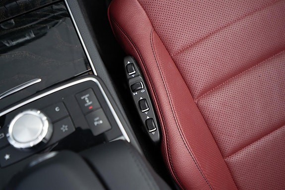 Mercedes-Benz E400 29 of 30